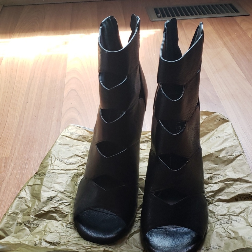 Leather shoes